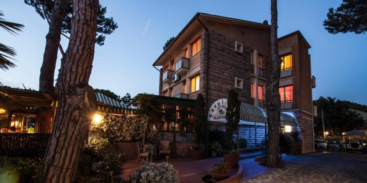Hotel Il Cavaliere Nero Tirrenia Eksteriør billede