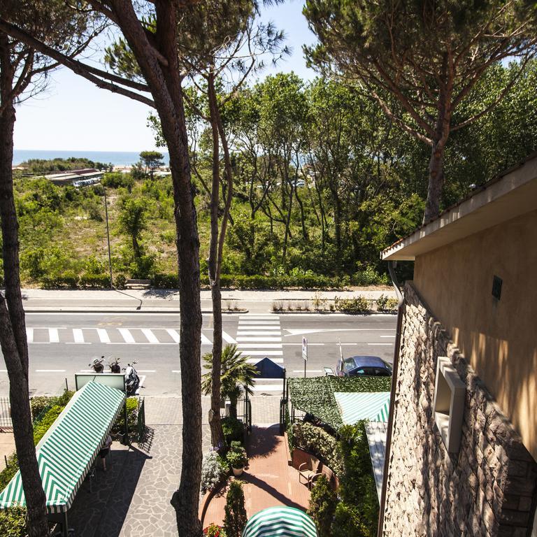 Hotel Il Cavaliere Nero Tirrenia Eksteriør billede