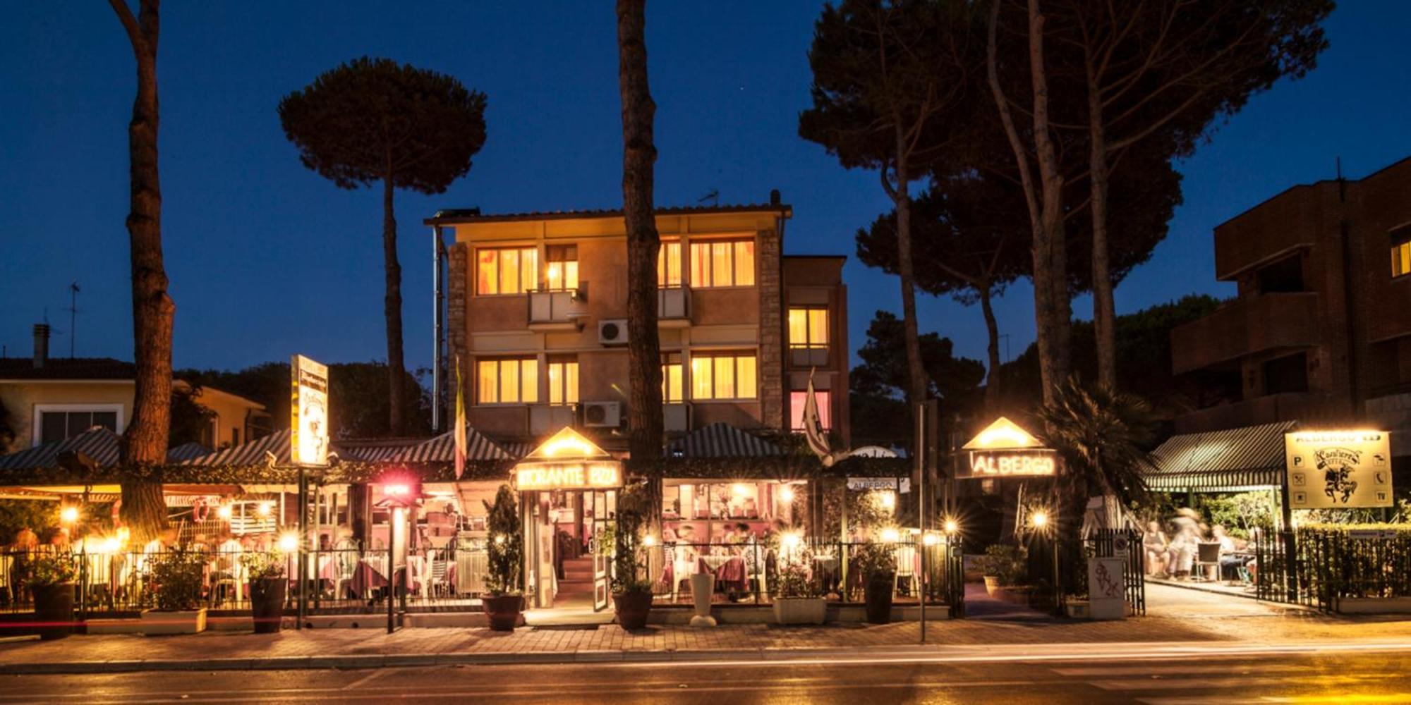 Hotel Il Cavaliere Nero Tirrenia Eksteriør billede